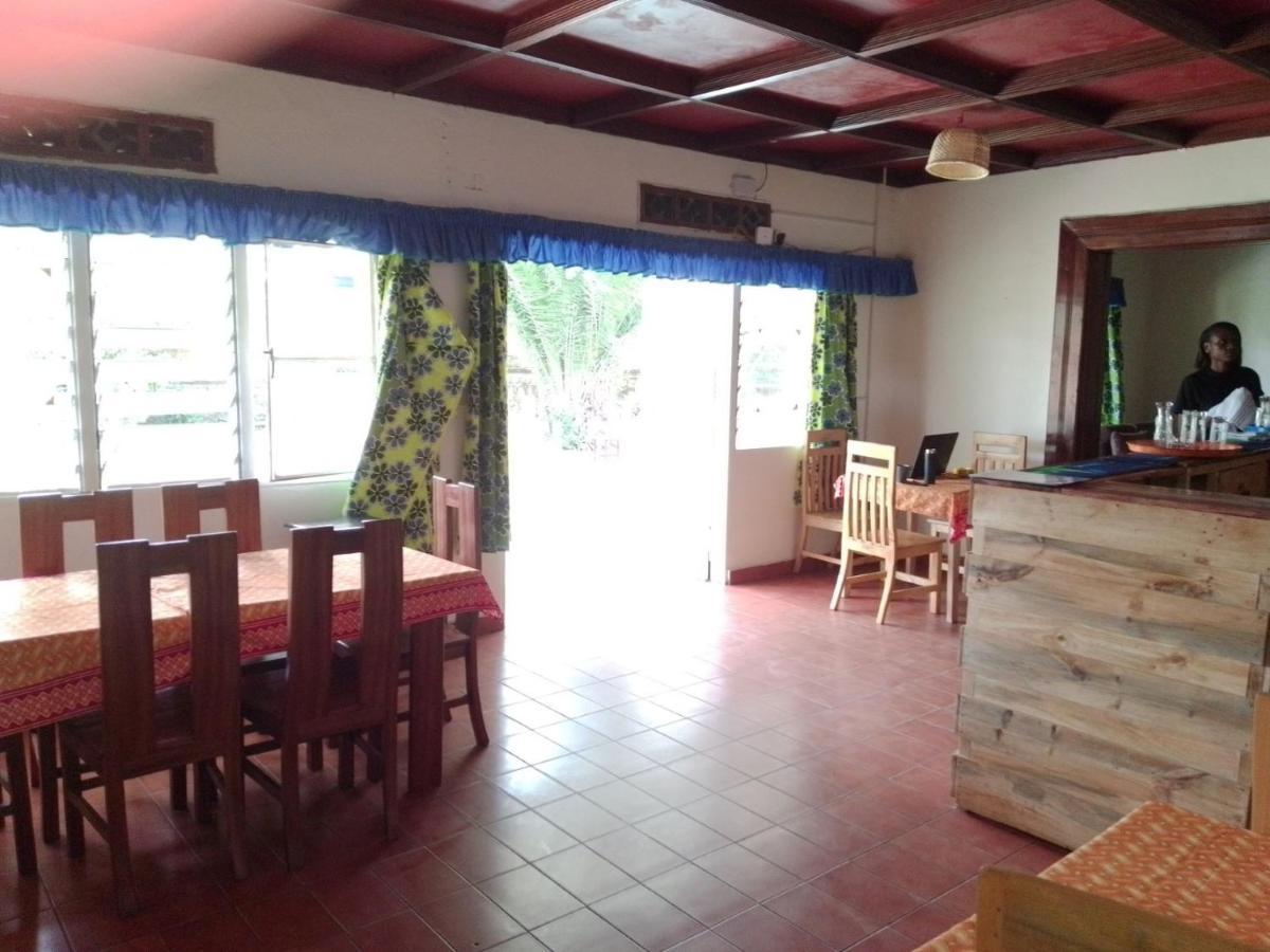 Colibri Taverne & Guest House 吉塞尼 外观 照片