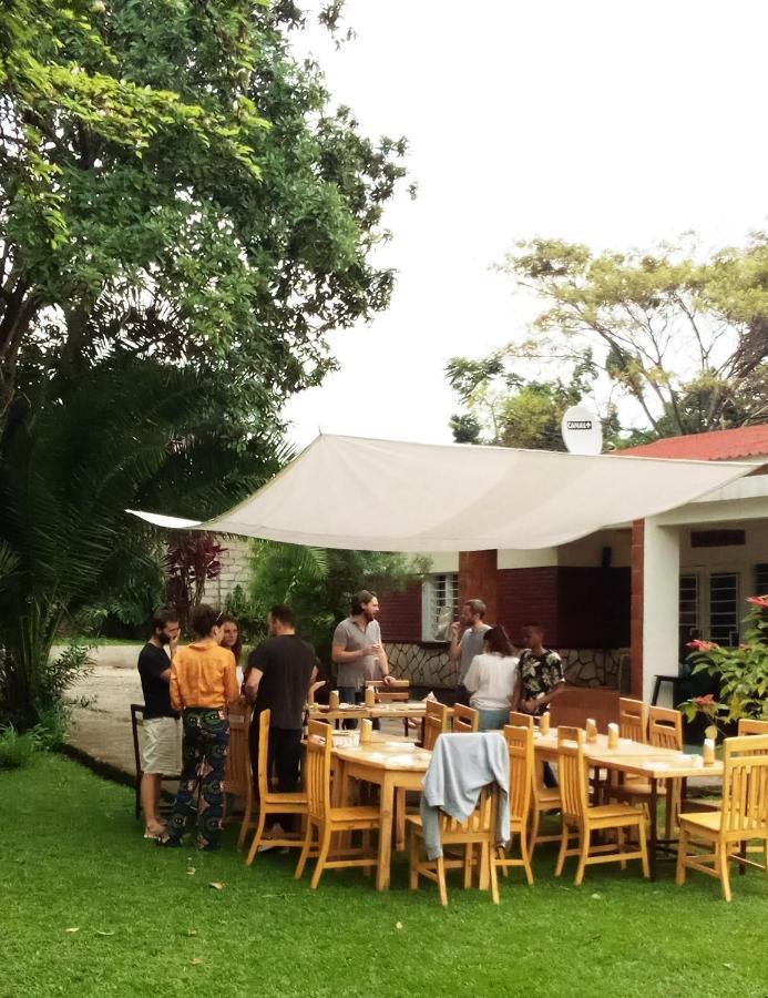 Colibri Taverne & Guest House 吉塞尼 外观 照片