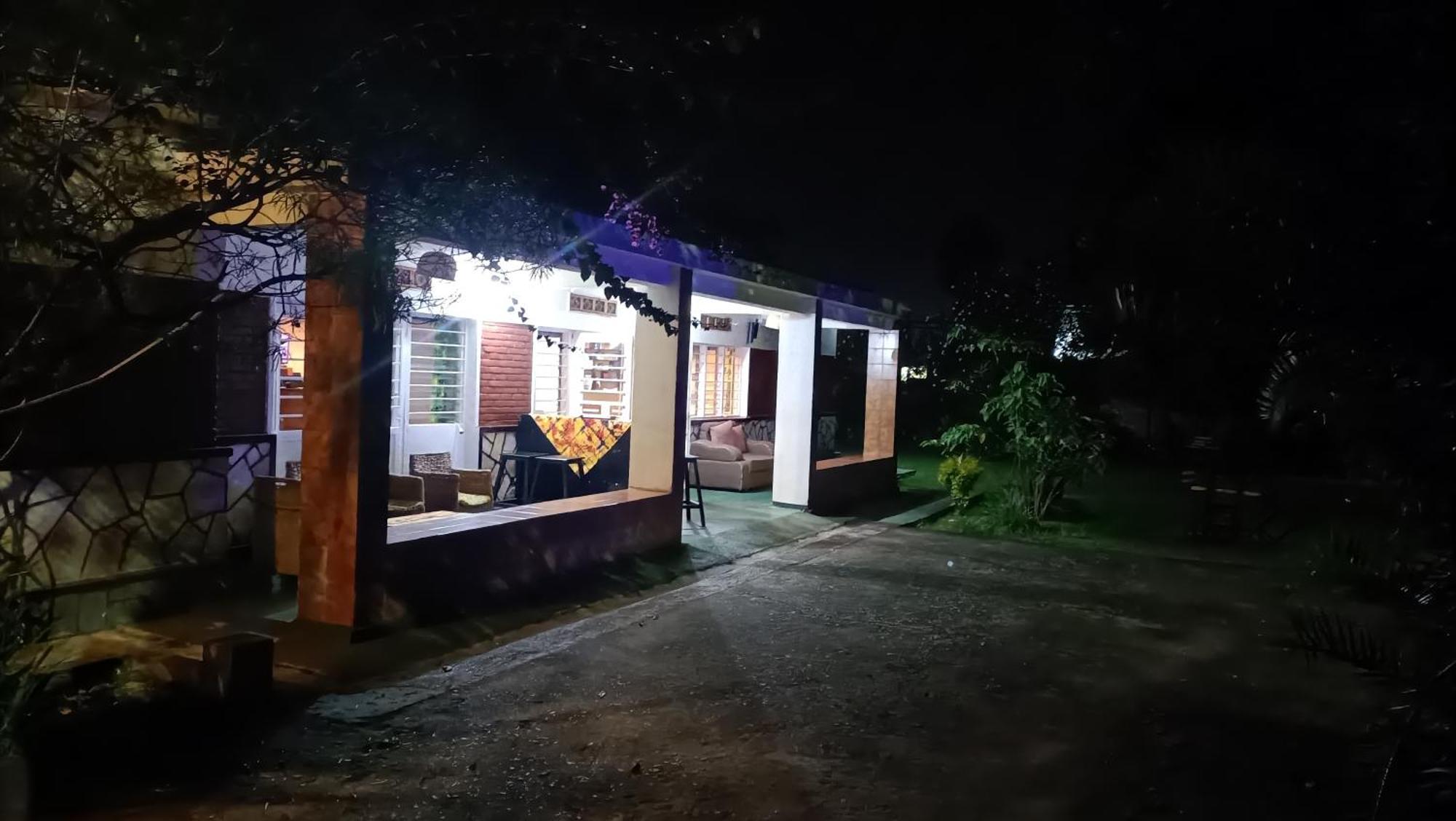 Colibri Taverne & Guest House 吉塞尼 外观 照片